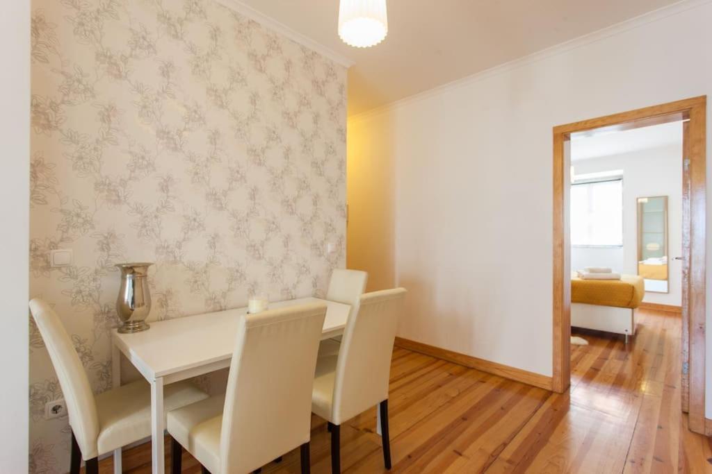 Apartment Old Town, 28 Tram, With Private Terrace *
